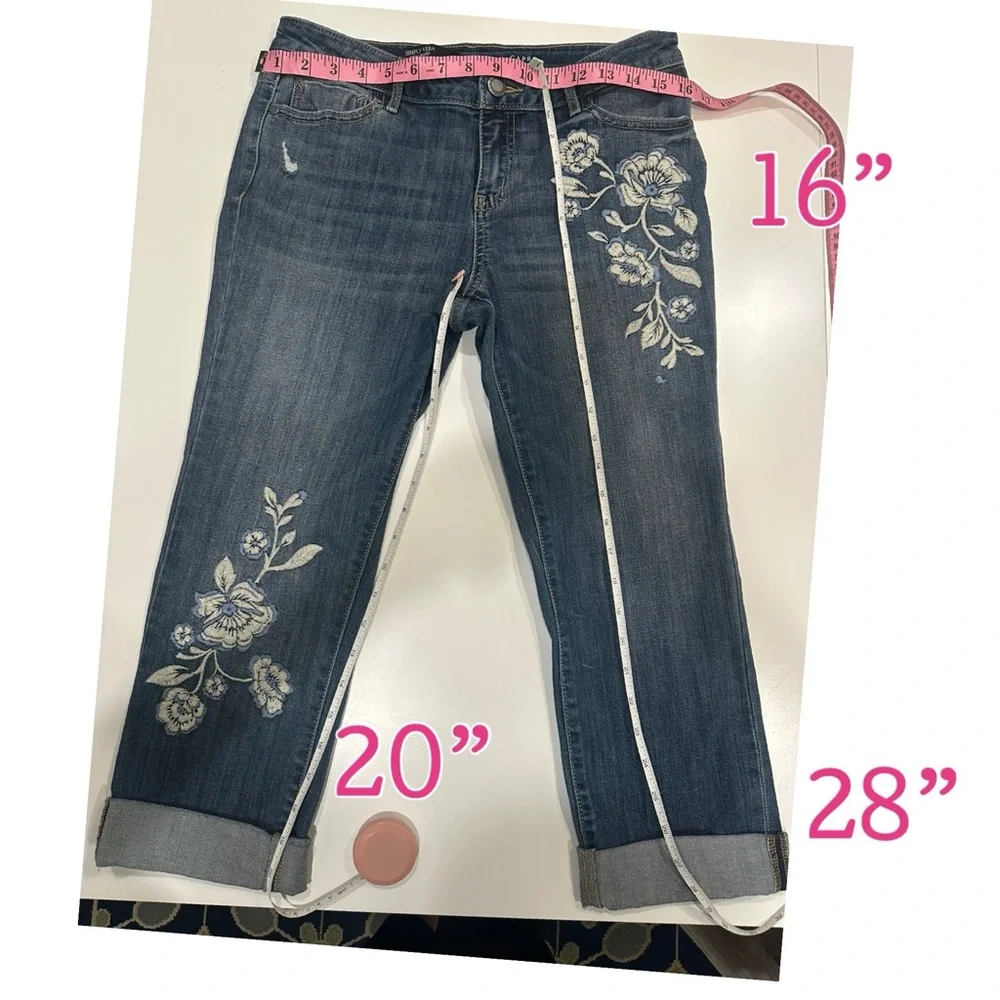 Simply Vera Vera Wang Blue Floral Embroidered Cropped Jeans - Picture 9 of 9